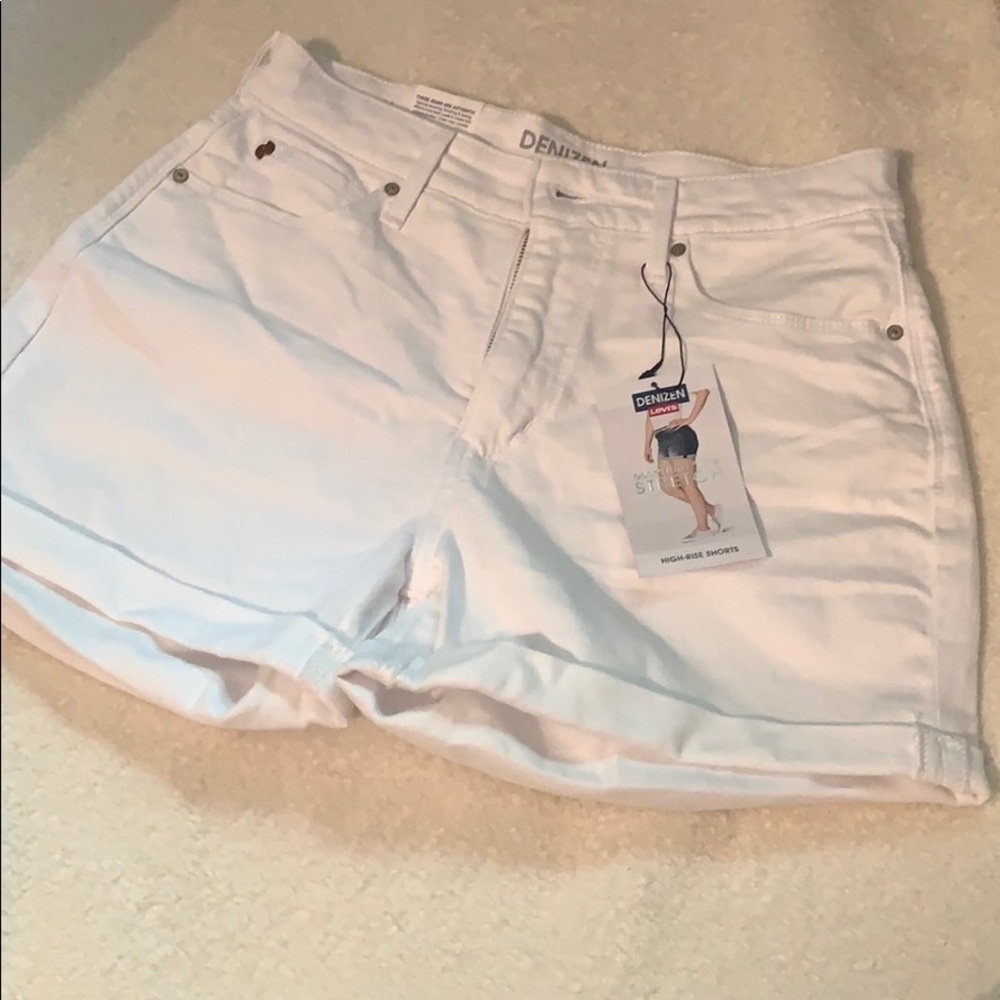 NWTs - Denizen by Levi’s - White, High Rise Shorts